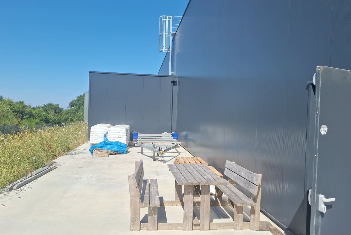A LOUER – LOCAL D’ACTIVITE 420 m² – SECTEUR AURAY