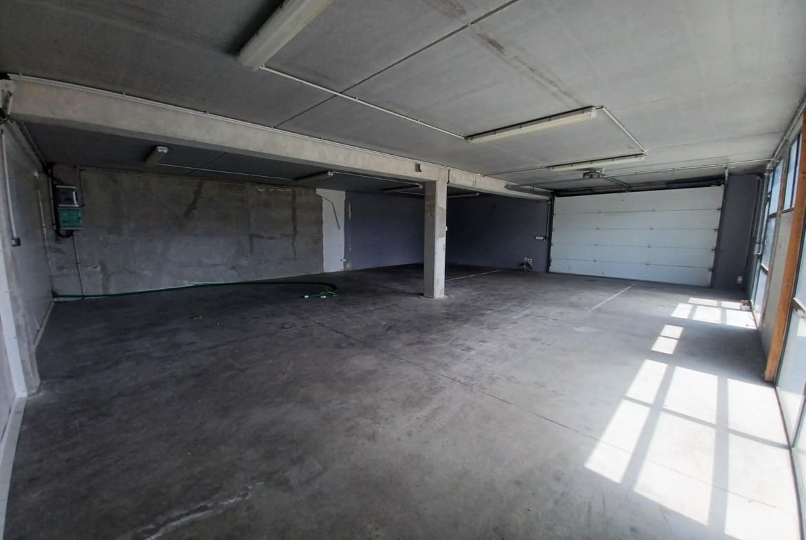 A LOUER – LOCAL D’ACTIVITE 270 m² – SECTEUR LORIENT