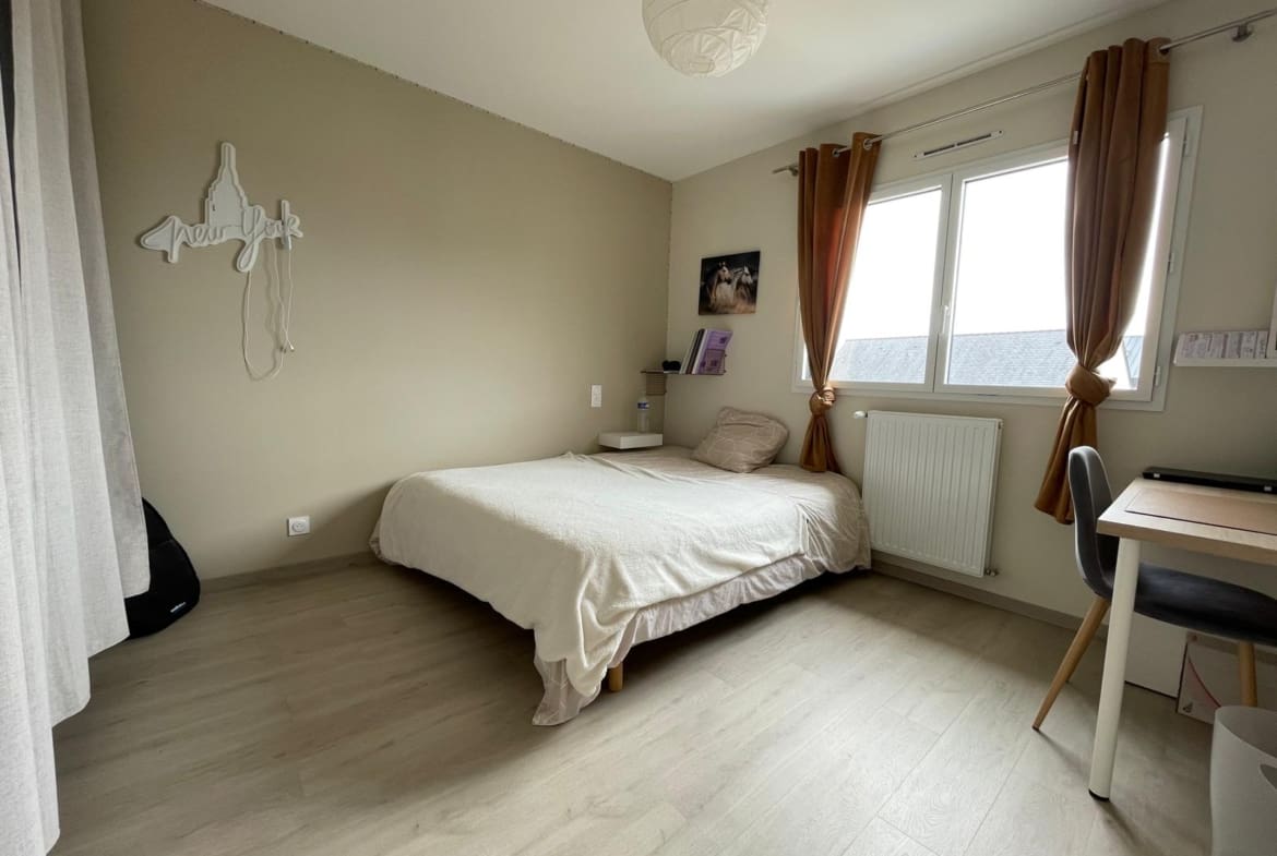 Maison Séné 6 pièce(s) 145 m² – 5 chambres – garage – DPE A