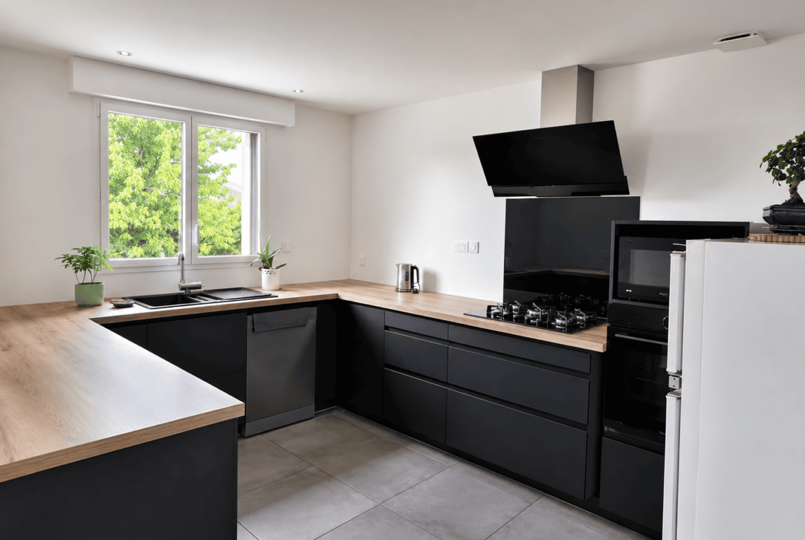 A VENDRE – LOCAL ACTIVITE + MAISON – ARZON