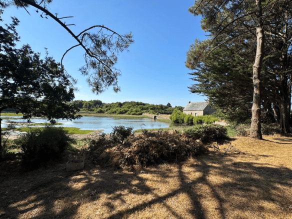 Saint-Philibert – Propriété d’exception avec moulin sur l’eau et vue mer