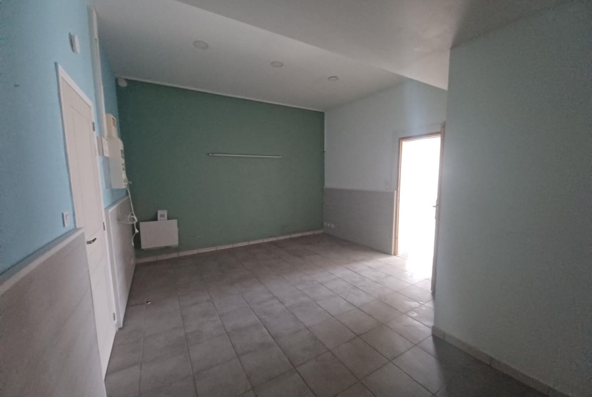 A LOUER – LOCAL COMMERCIAL – 97m² – LORIENT