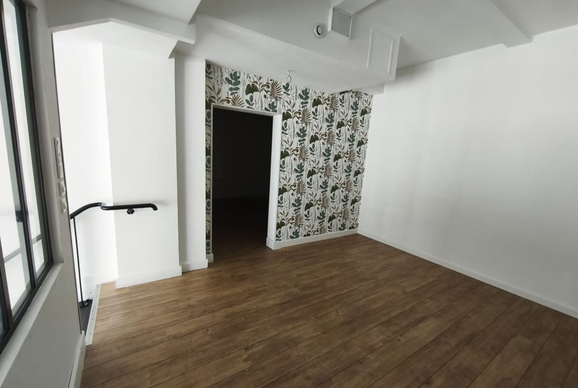 A LOUER – LOCAL COMMERCIAL 68 m² – GUIDEL
