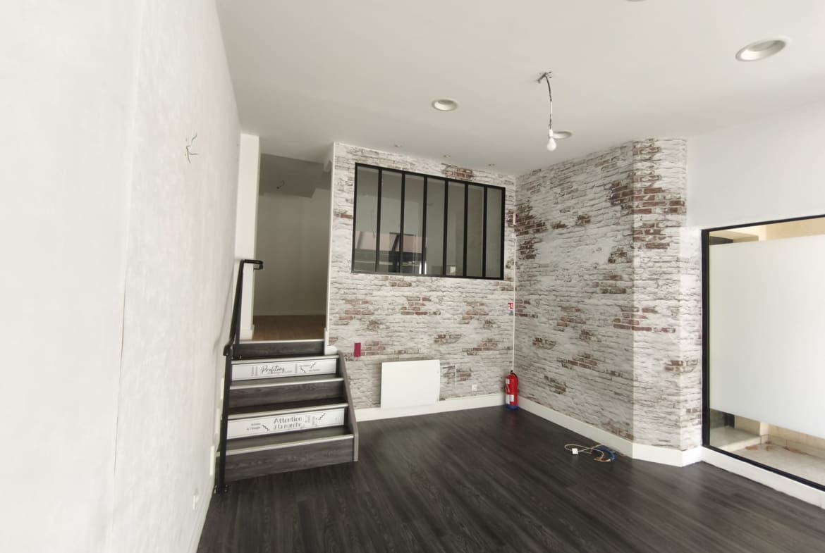 A LOUER – LOCAL COMMERCIAL 68 m² – GUIDEL