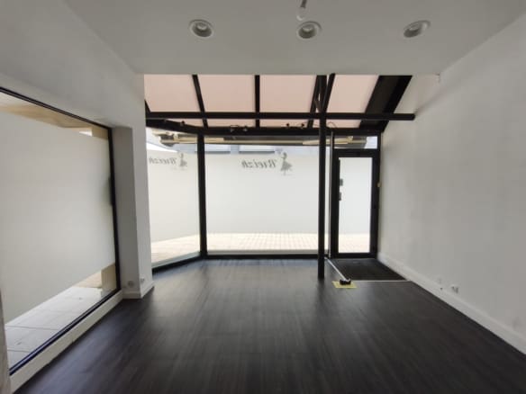 A LOUER – LOCAL COMMERCIAL 68 m² – GUIDEL