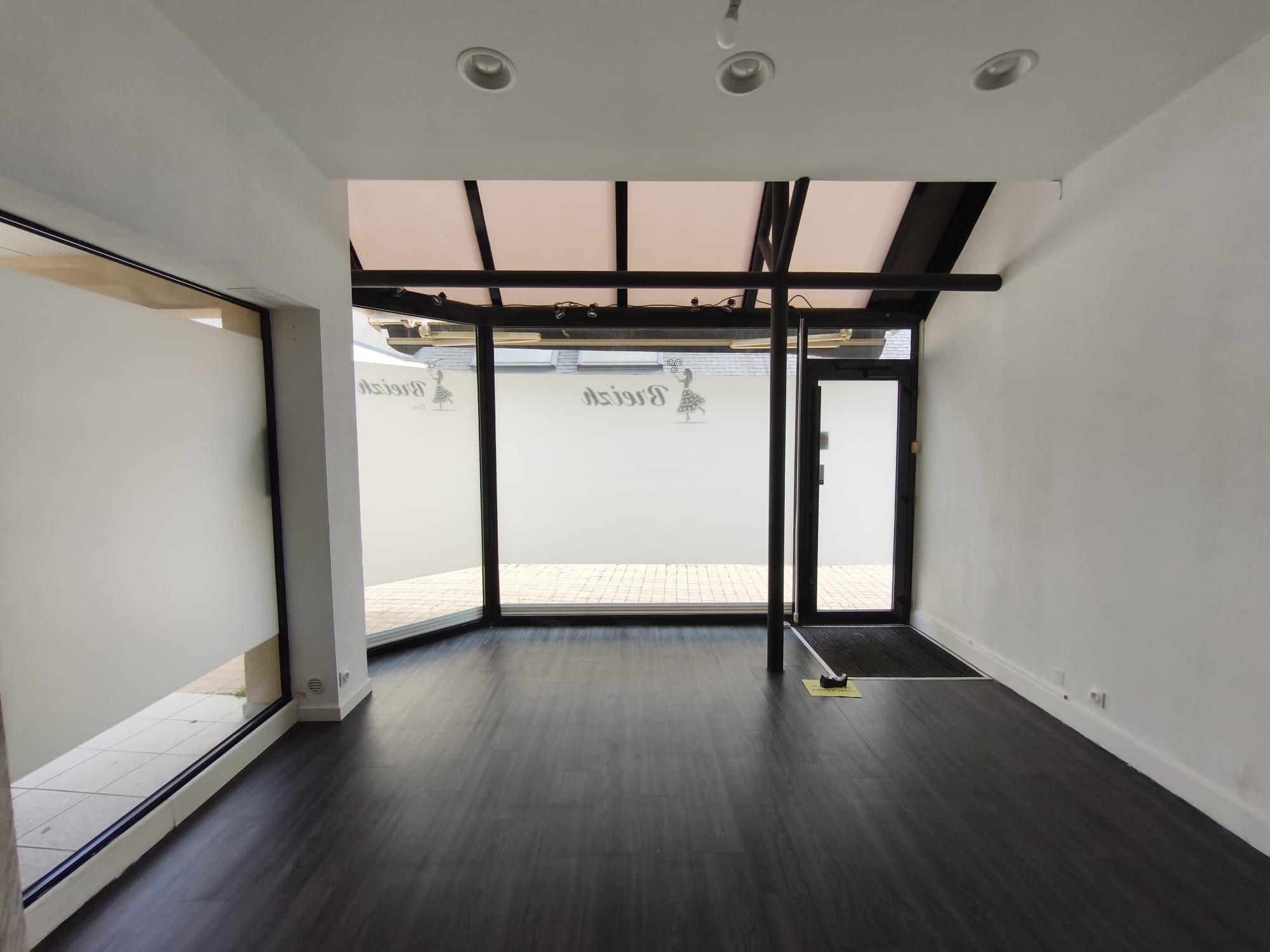 bzh-entreprise-et-commerce-local-commercial-guidel-location(6) A LOUER – LOCAL COMMERCIAL 68 m² – GUIDEL