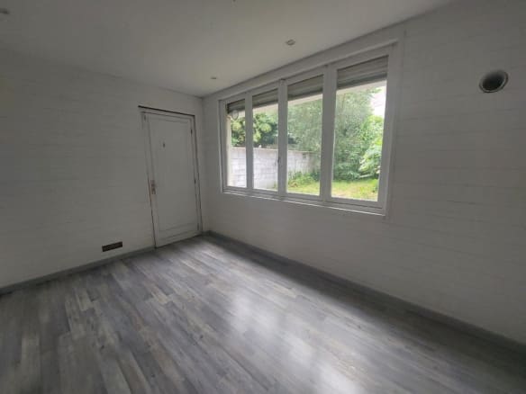 A LOUER – LOCAL COMMERCIAL 50 m² – HENNEBONT