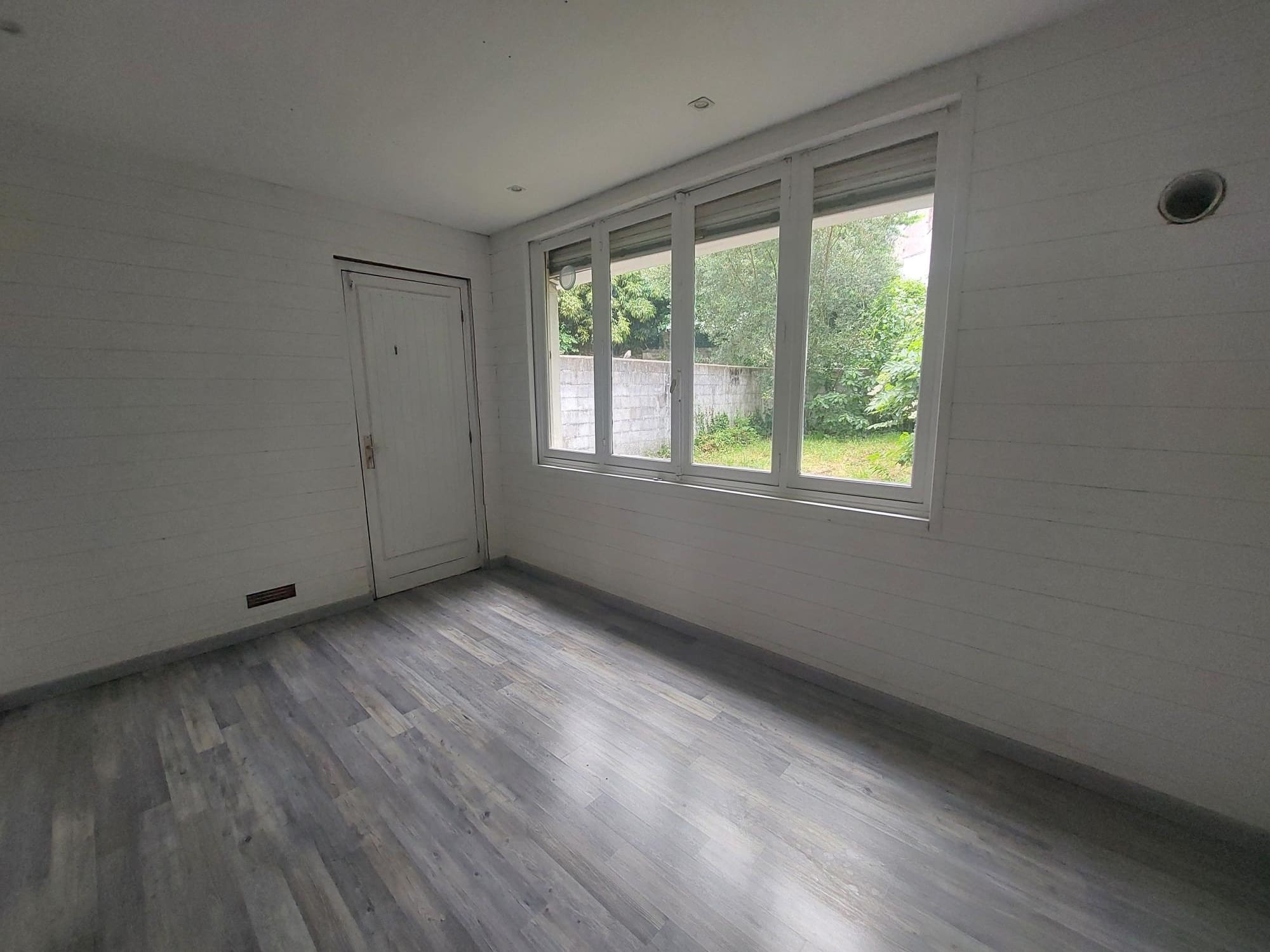 bzh-entreprise-et-commerce-local-commercial-hennebont-location (1) A LOUER – LOCAL COMMERCIAL 50 m² – HENNEBONT