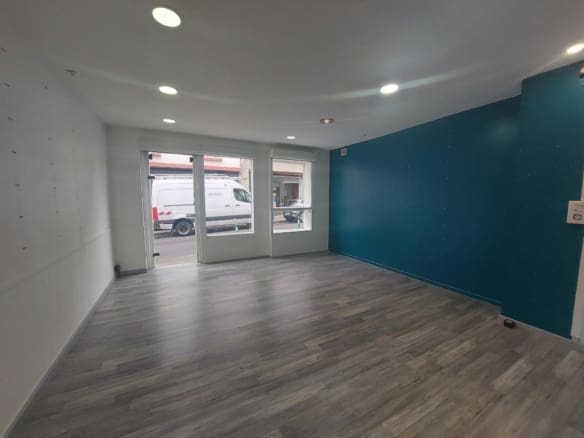 A LOUER – LOCAL COMMERCIAL 50 m² – HENNEBONT