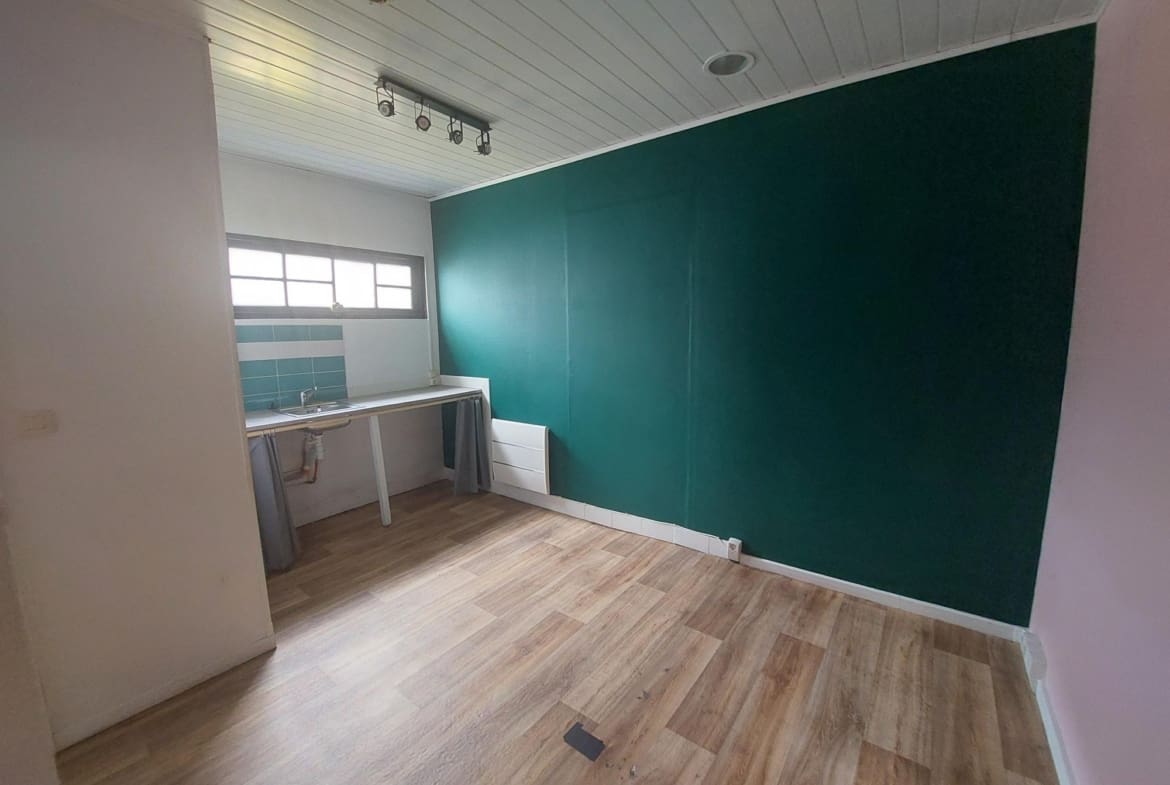 A LOUER – LOCAL COMMERCIAL 37 m² – SECTEUR LORIENT