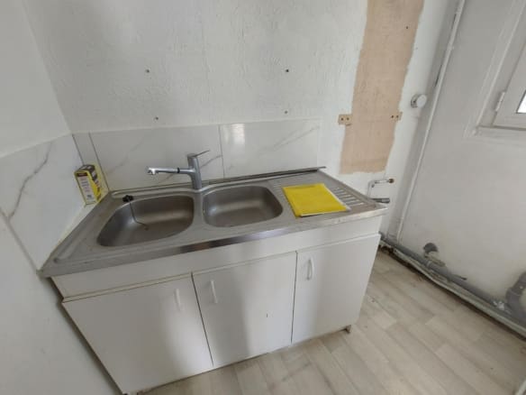 A LOUER – LOCAL COMMERCIAL 45 m² – CAUDAN
