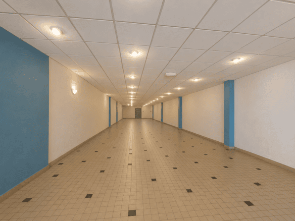 A VENDRE – LOCAL COMMERCIAL 450 m² – QUIMPERLE