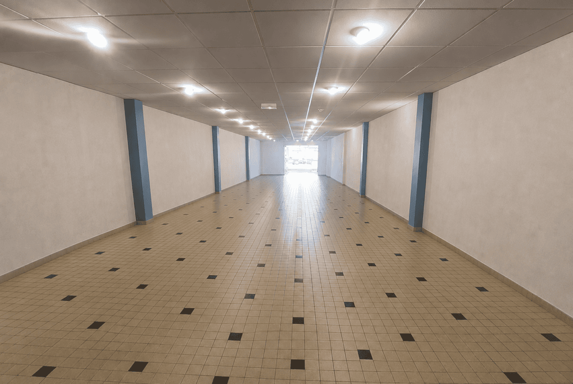 A VENDRE – LOCAL COMMERCIAL 450 m² – QUIMPERLE