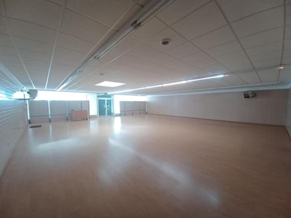 A VENDRE – LOCAL COMMERCIAL 265 m² – SECTEUR LORIENT