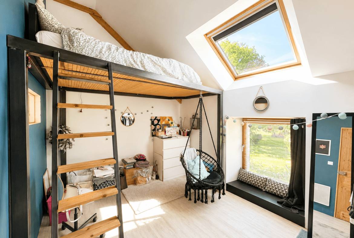 Maison de charme en pierre 7 pièces avec dépendance -atelier – four a pains et puits