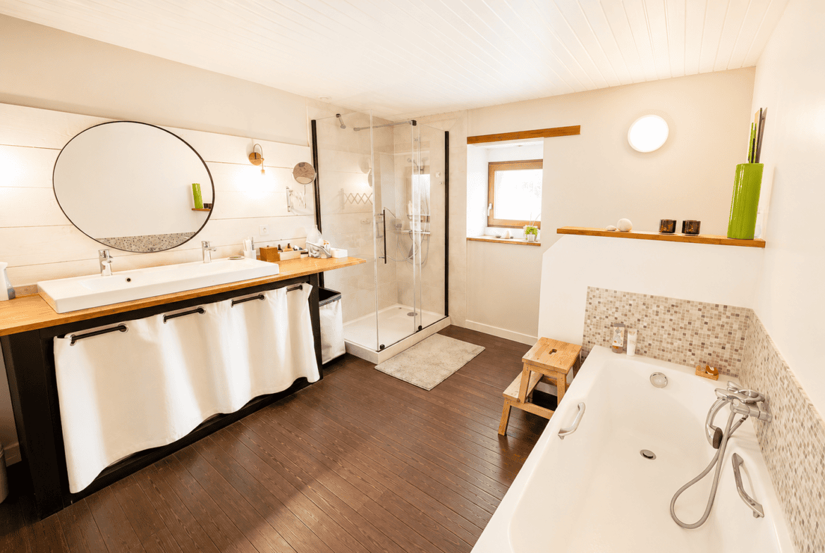 Maison de charme en pierre 7 pièces avec dépendance -atelier – four a pains et puits