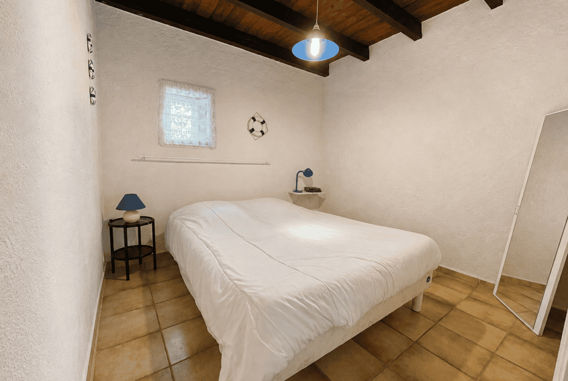 SAINT-ARMEL – Maison en pierre à 100 m à pied de la plage et de la mer – Grand Jardin