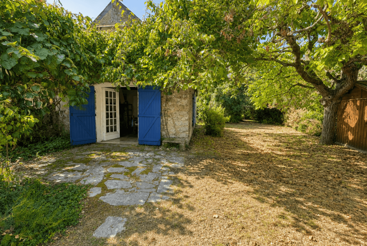 SAINT-ARMEL – Maison en pierre à 100 m à pied de la plage et de la mer – Grand Jardin