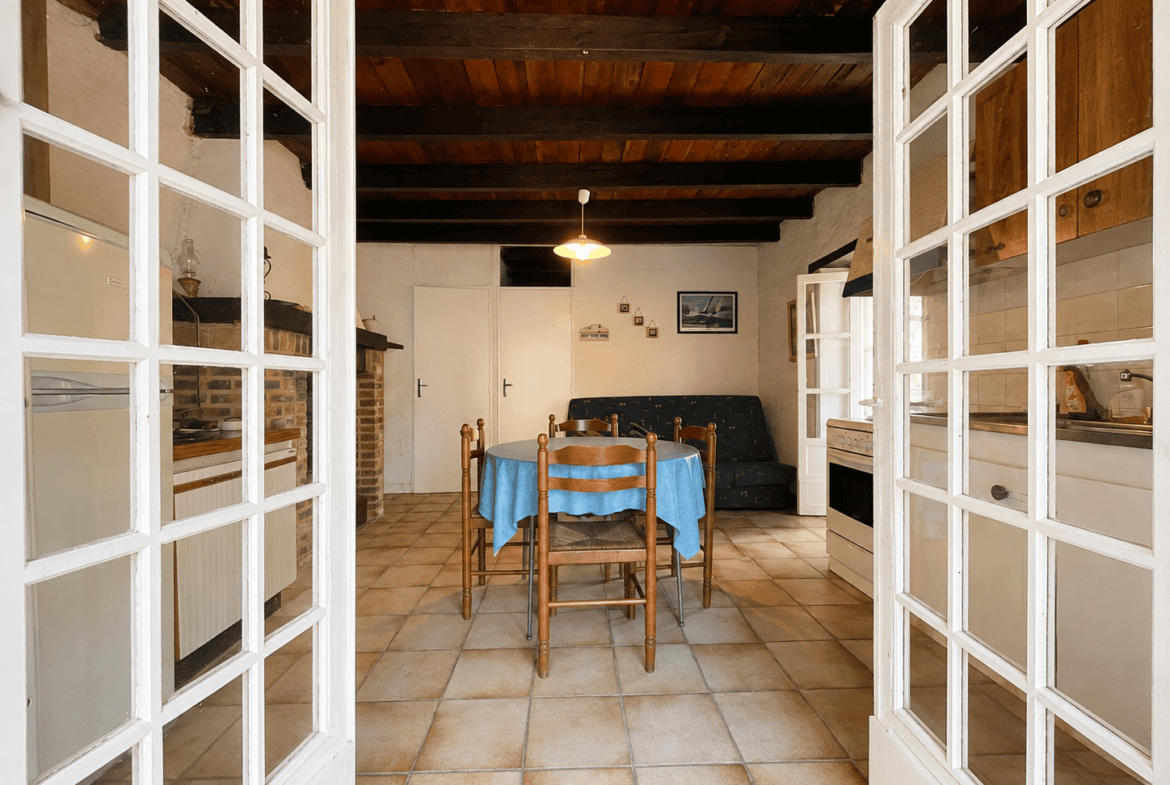 SAINT-ARMEL – Maison en pierre à 100 m à pied de la plage et de la mer – Grand Jardin