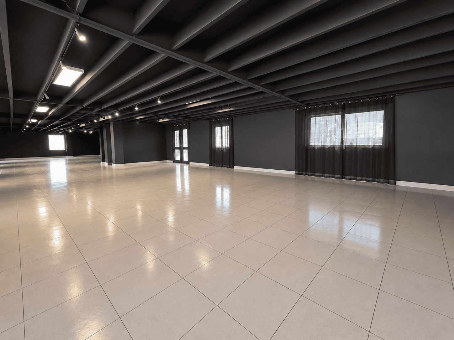 zh-entreprise-et-commerce-local-activite-a-louer-vannes (2) A louer Local commercial 400 m²