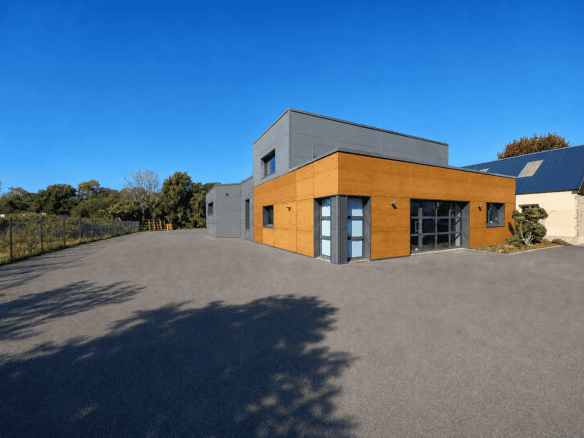 A LOUER – LOCAL D’ACTIVITE 450 m² – INZINZAC-LOCHRIST