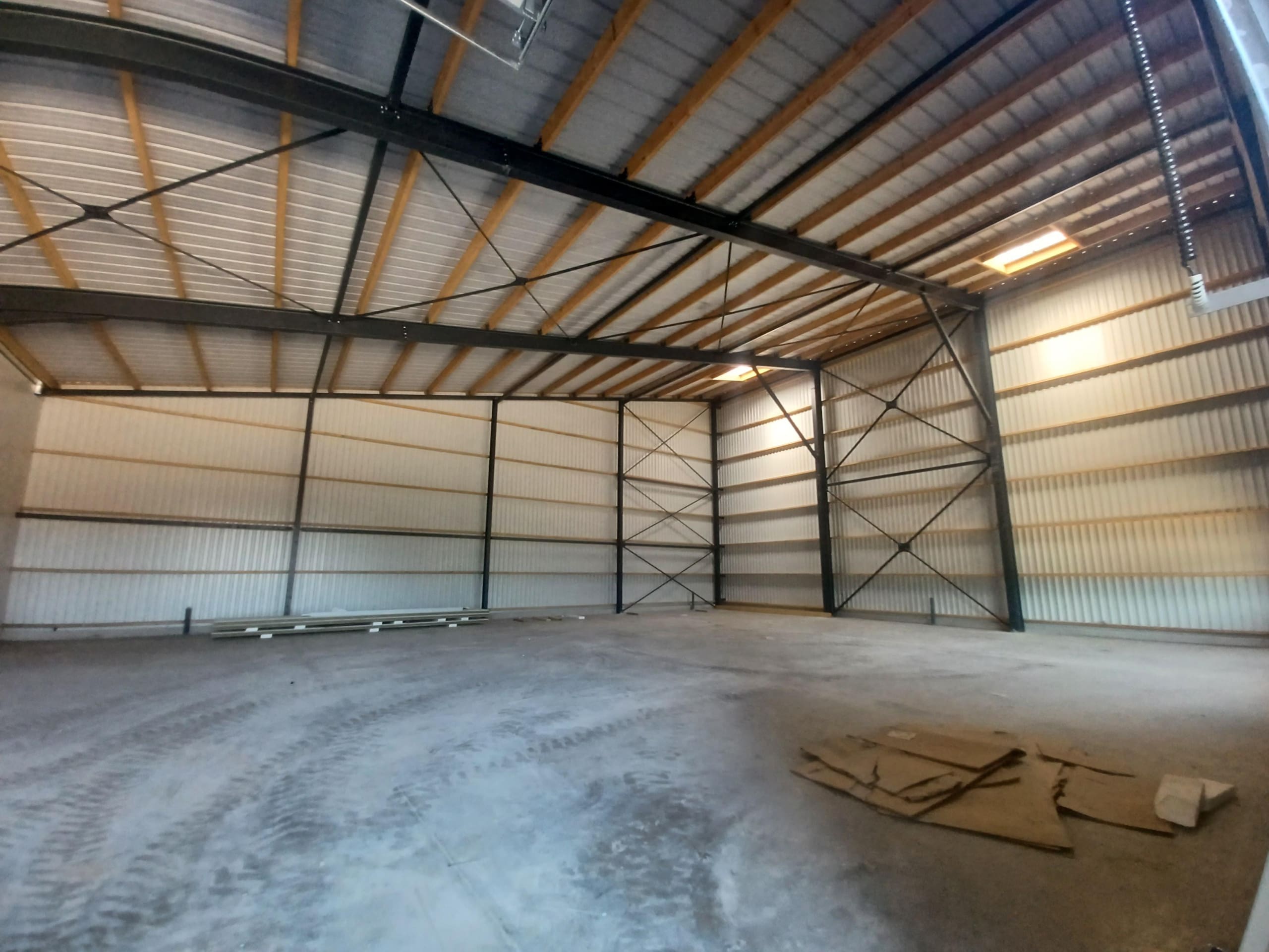 A LOUER – LOCAL D’ACTIVITE 800 m² – SECTEUR LORIENT