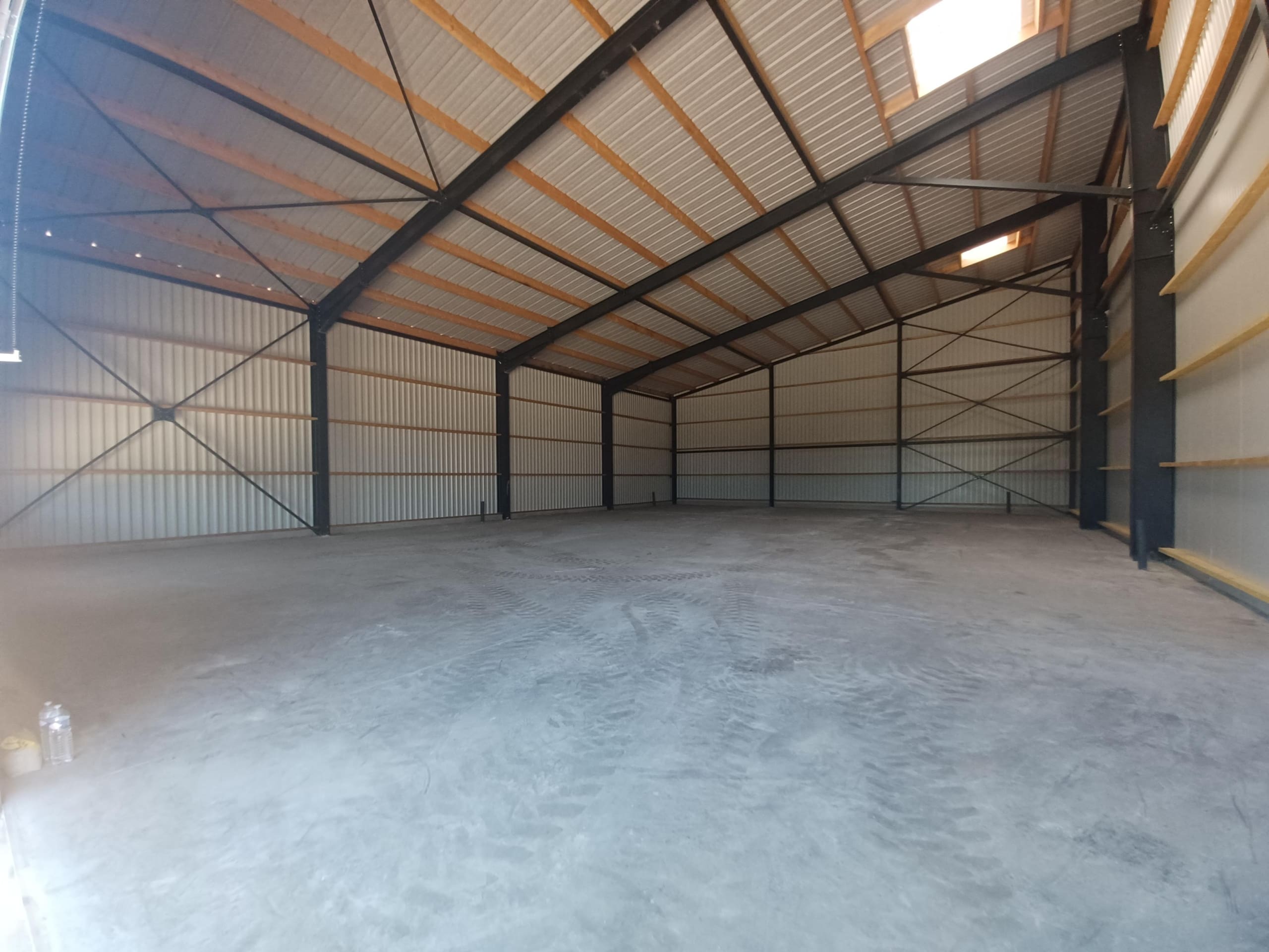 2 A LOUER – LOCAL D’ACTIVITE 400 m2 – LORIENT