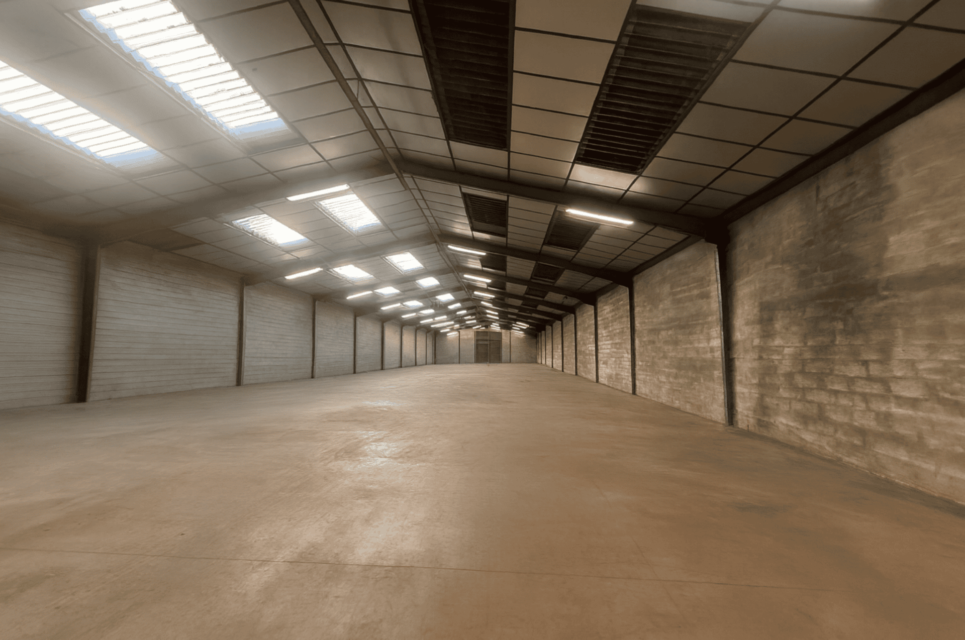 2 Local d’activité 2 200 m² – LANGUIDIC