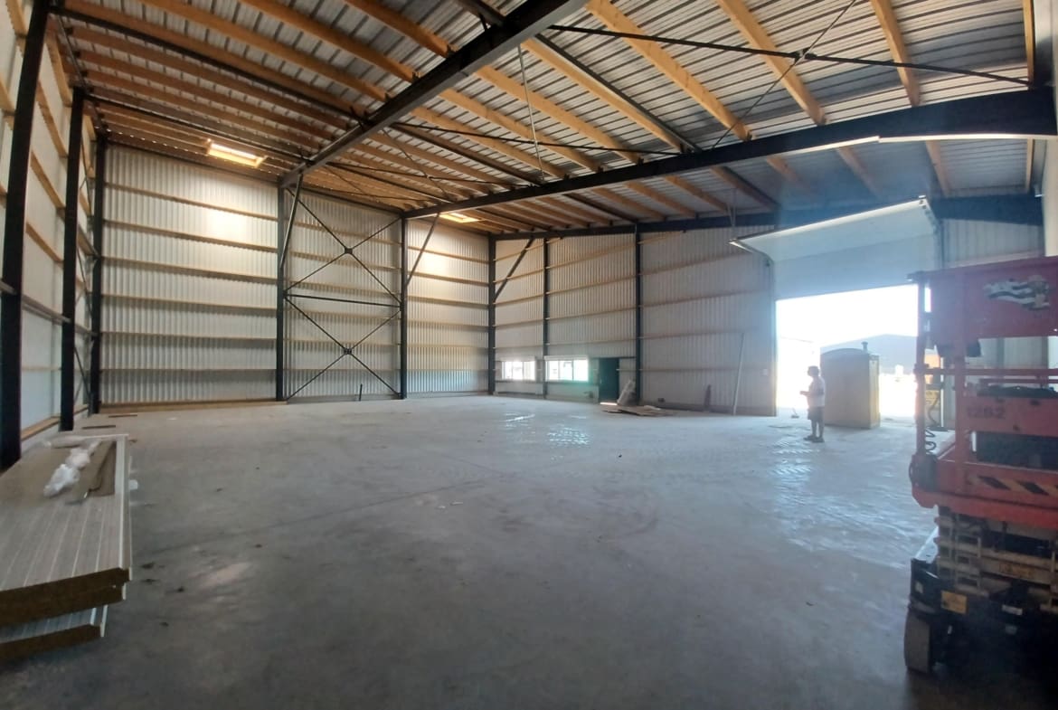 A LOUER – LOCAL D’ACTIVITE 800 m² – SECTEUR LORIENT