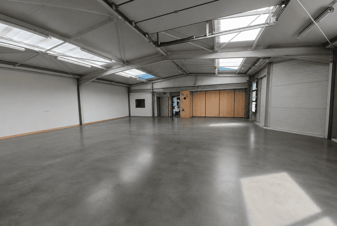 A LOUER – LOCAL D’ACTIVITE 450 m² – INZINZAC-LOCHRIST