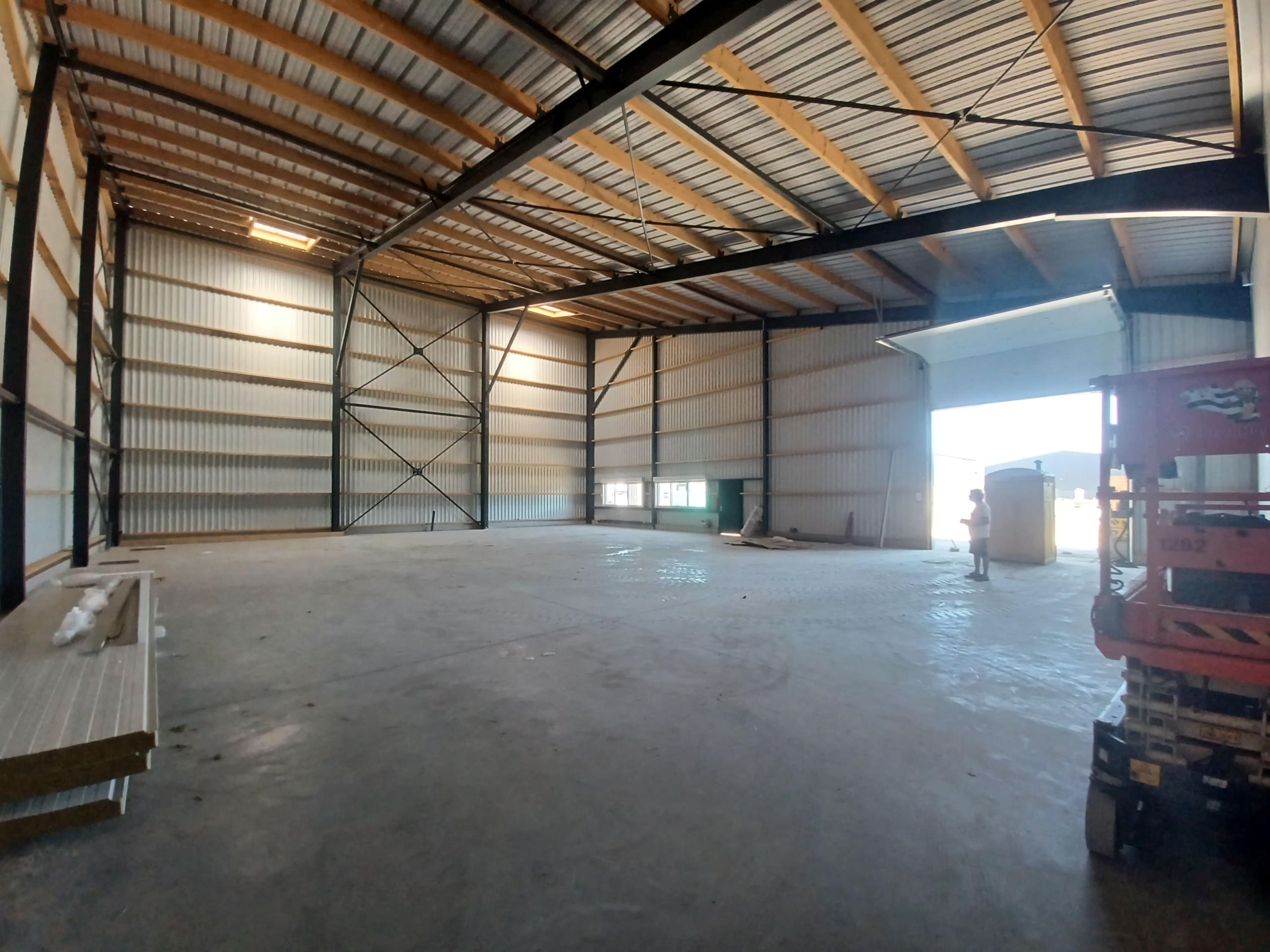 A LOUER – LOCAL D’ACTIVITE 800 m² – SECTEUR LORIENT