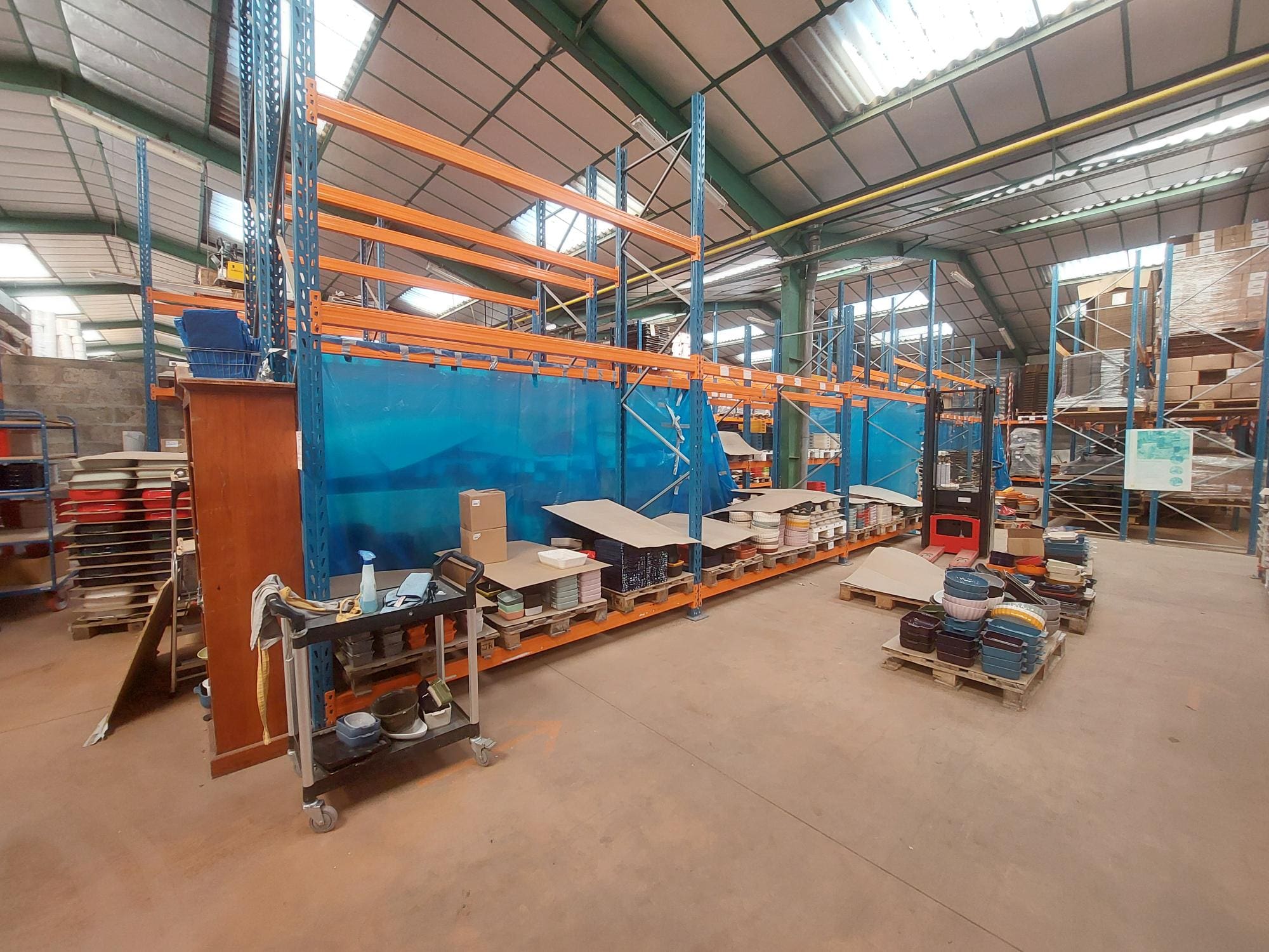 3.1 A LOUER – LOCAL COMMERCIAL 1 000 m² – LANGUIDIC