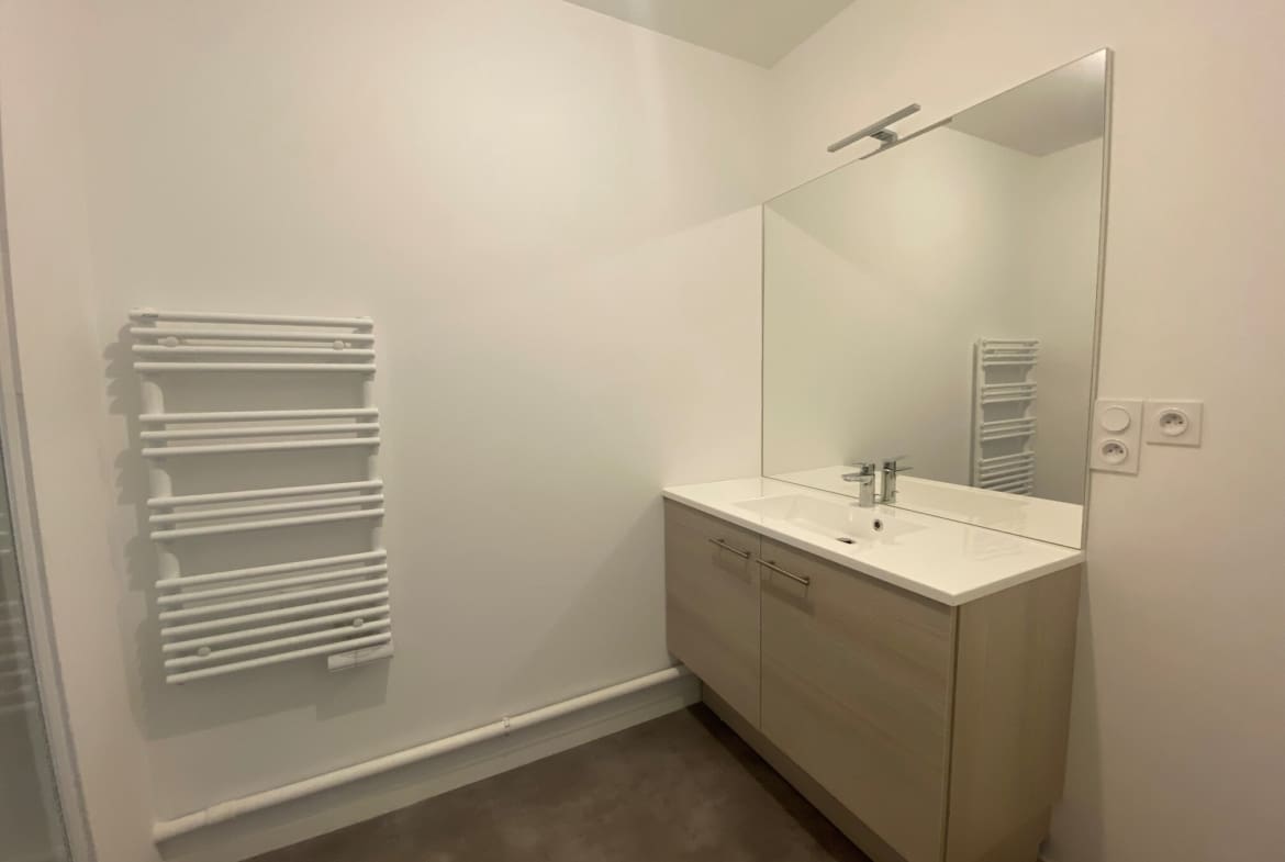 A LOUER – T3 RECENT NON MEUBLE – 67.41 m² – SAINT AVE