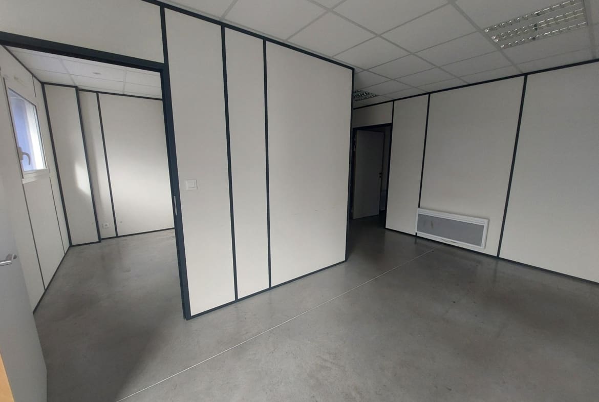 A LOUER – LOCAL 276 m² – LANGUIDIC