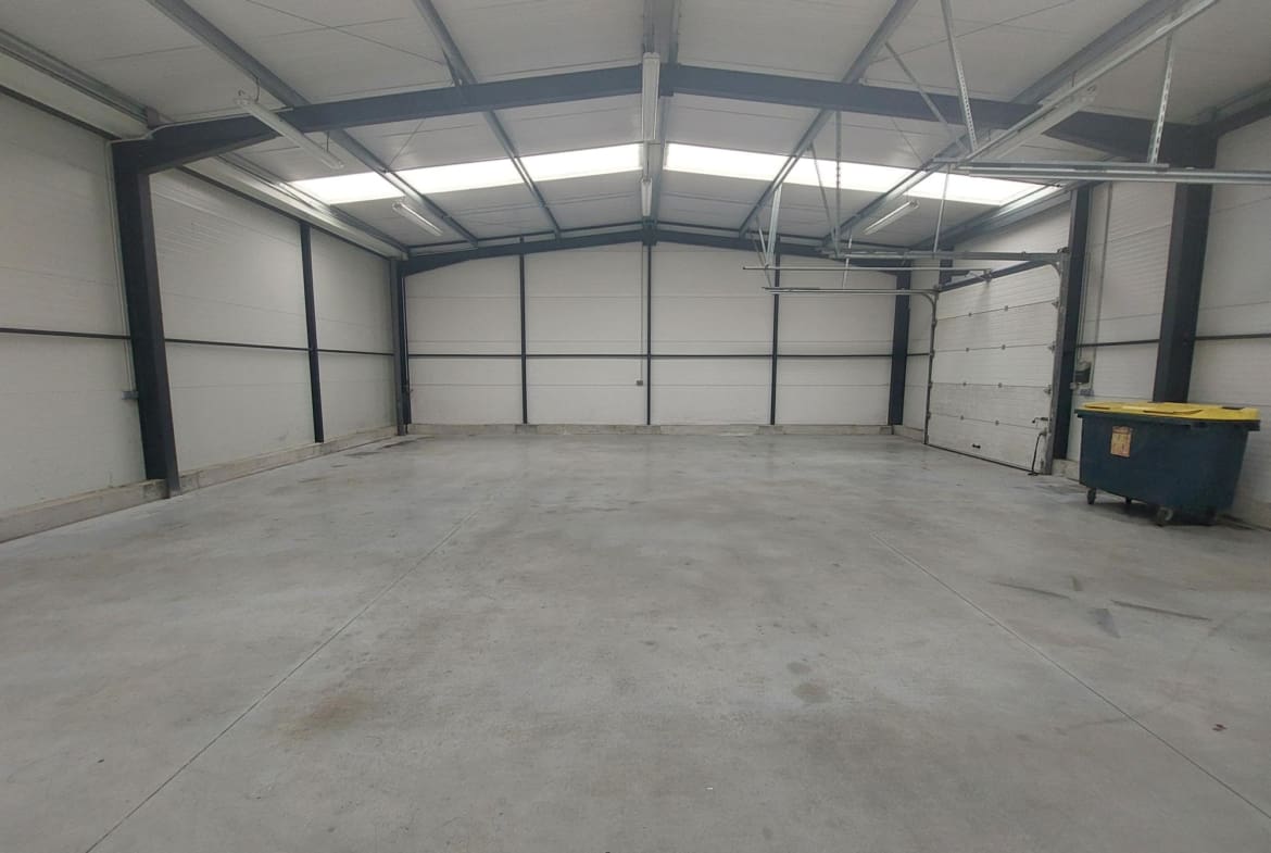 A LOUER – LOCAL 276 m² – LANGUIDIC
