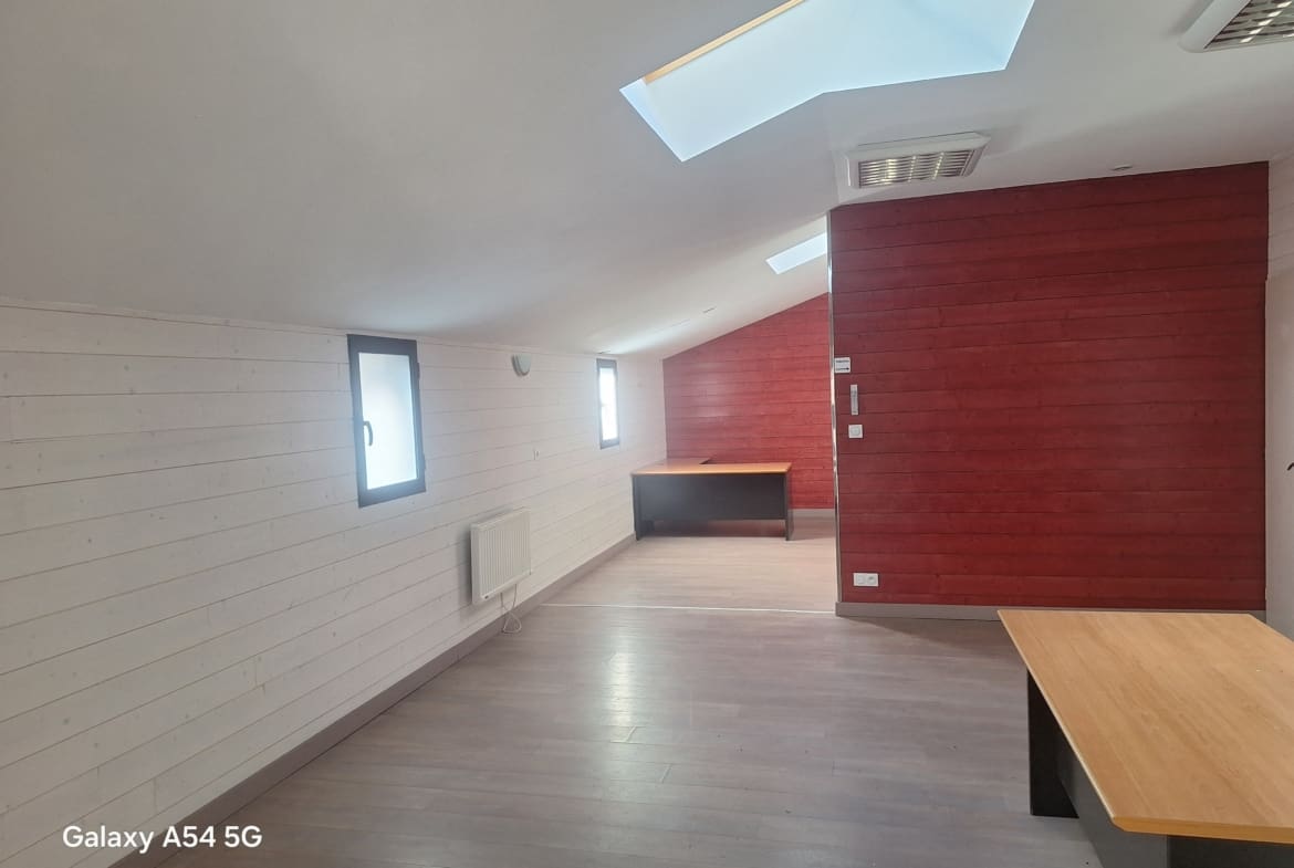 Location Bureaux 64 m² – SECTEUR VANNES OUEST