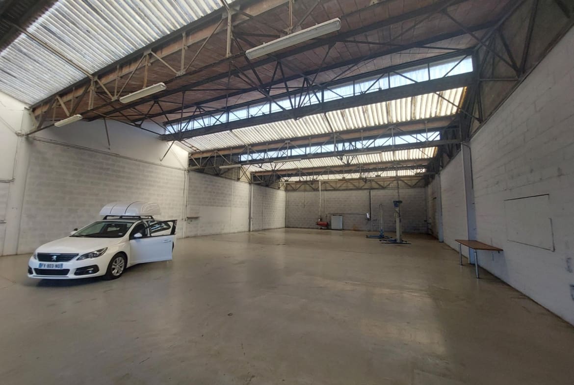 A LOUER – LOCAL D ACTIVITE 450 m² – LORIENT
