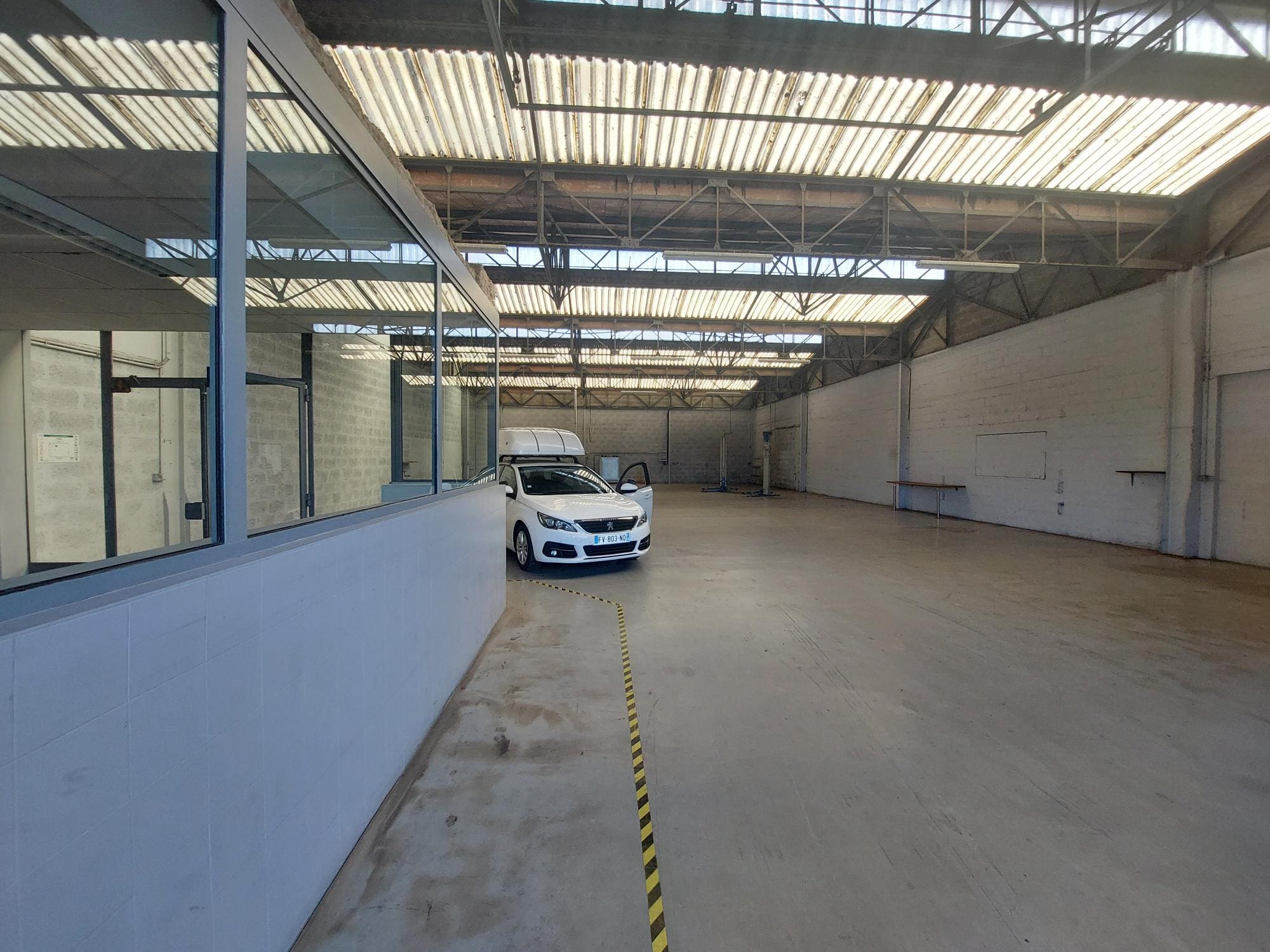 A LOUER – LOCAL D ACTIVITE 450 m² – LORIENT