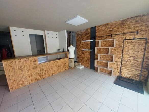 Local commercial / bureau – A louer – CAUDAN