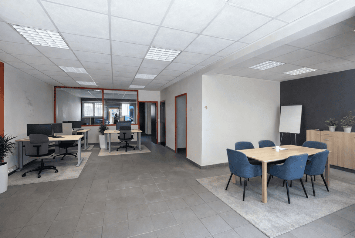 VANNES CENTRE / À LOUER / LOCAL COMMERCIAL 79 M² / FORT POTENTIEL D’AMÉNAGEMENT