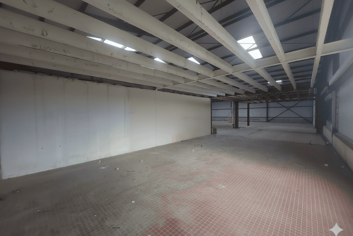 LOCAL D ACTIVITE – A LOUER – LORIENT