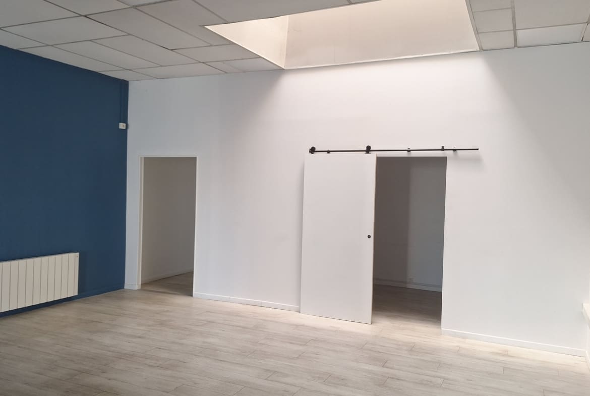 A LOUER – LOCAL COMMERCIAL 120 m² – VANNES