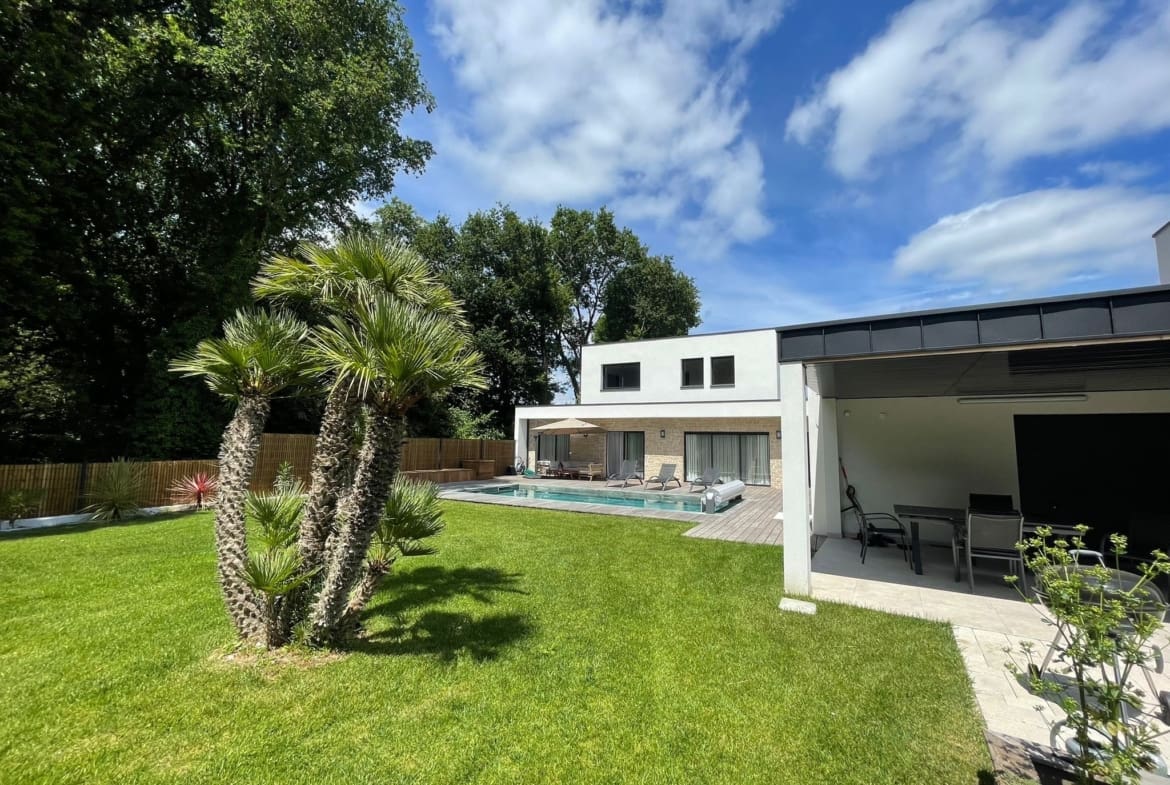 Maison Saint Ave 7 pièce(s) 222.83 m²