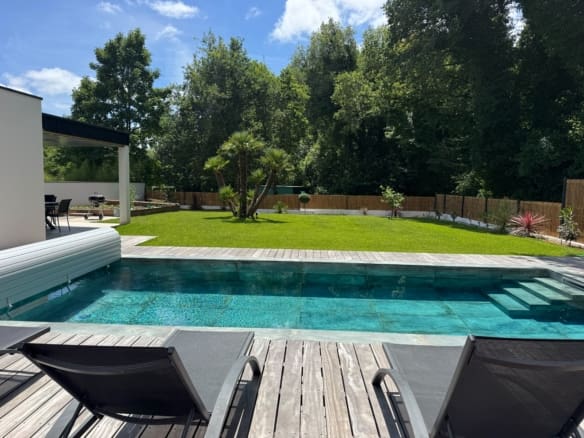 Maison Saint Ave 7 pièce(s) 222.83 m²