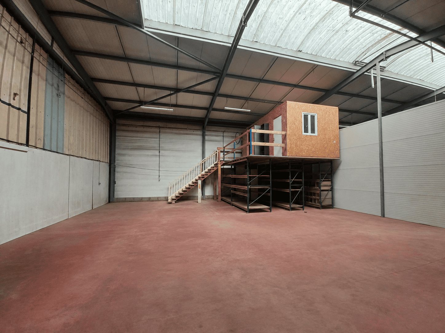 1 A LOUER – LOCAL D’ACTIVITE 200 m² – SECTEUR LORIENT