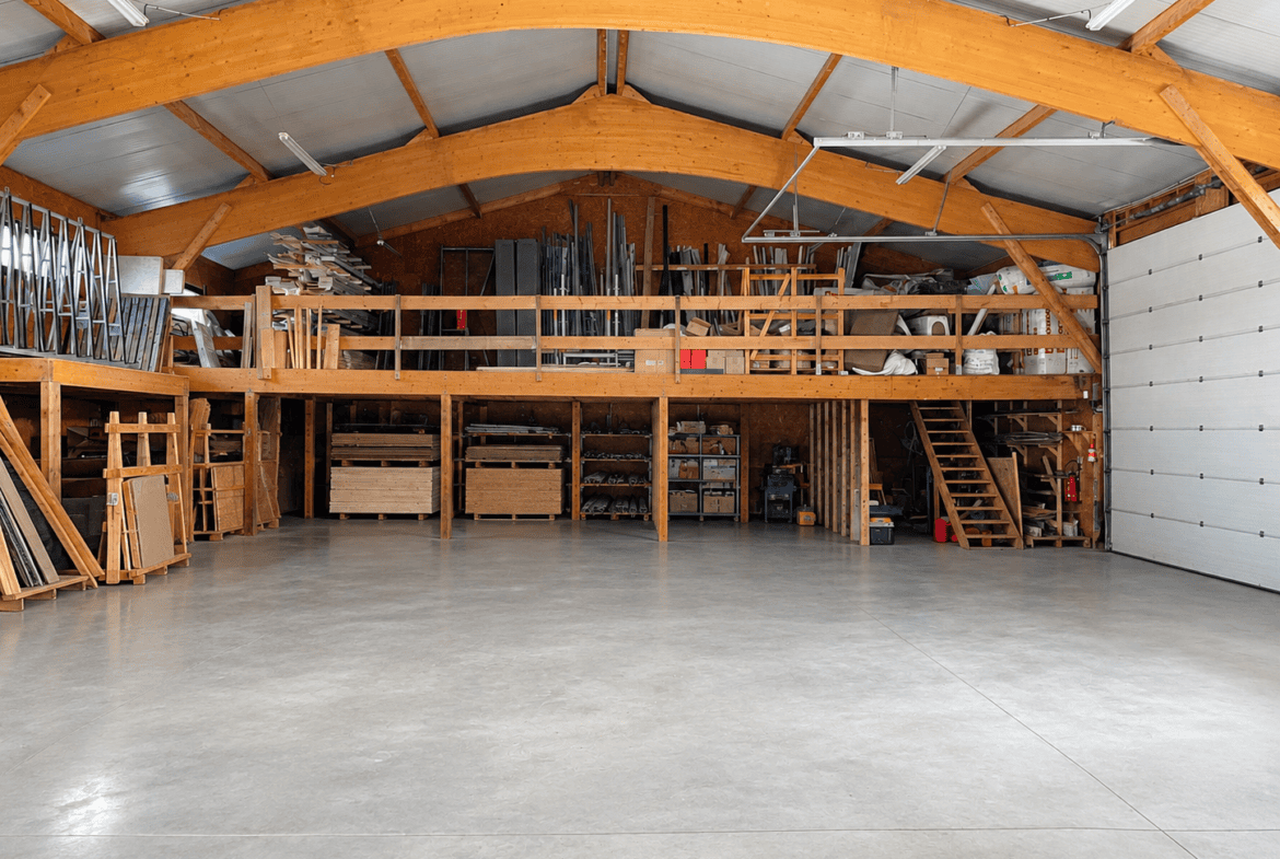A LOUER LOCAL D’ACTIVITE 725 m² QUESTEMBERT