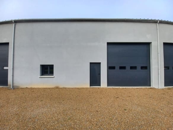 A LOUER – LOCAL D’ACTIVITE 160 m² – CLEGUER