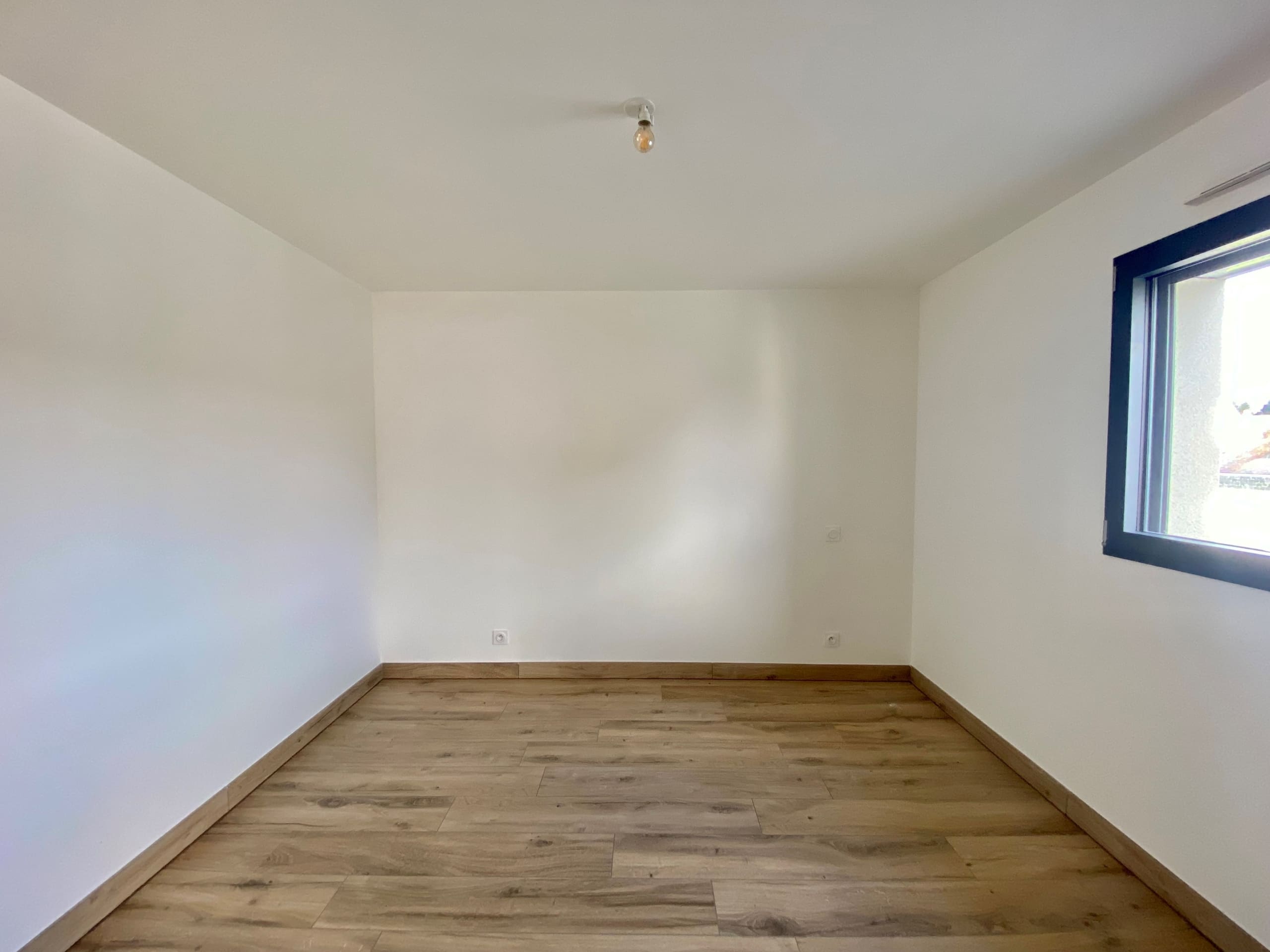 A LOUER – CENTRE-VILLE – SAINT-AVE – MAISON T5 – 133.7M²