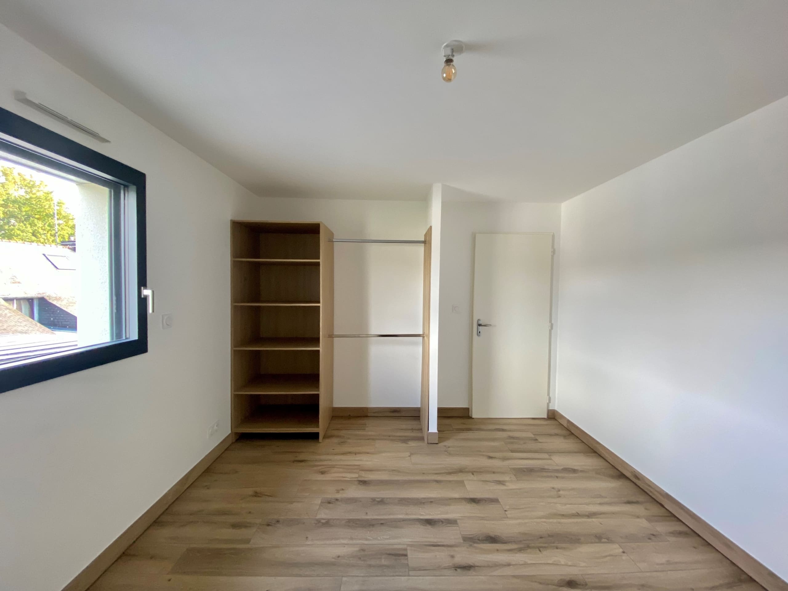 A LOUER – CENTRE-VILLE – SAINT-AVE – MAISON T5 – 133.7M²