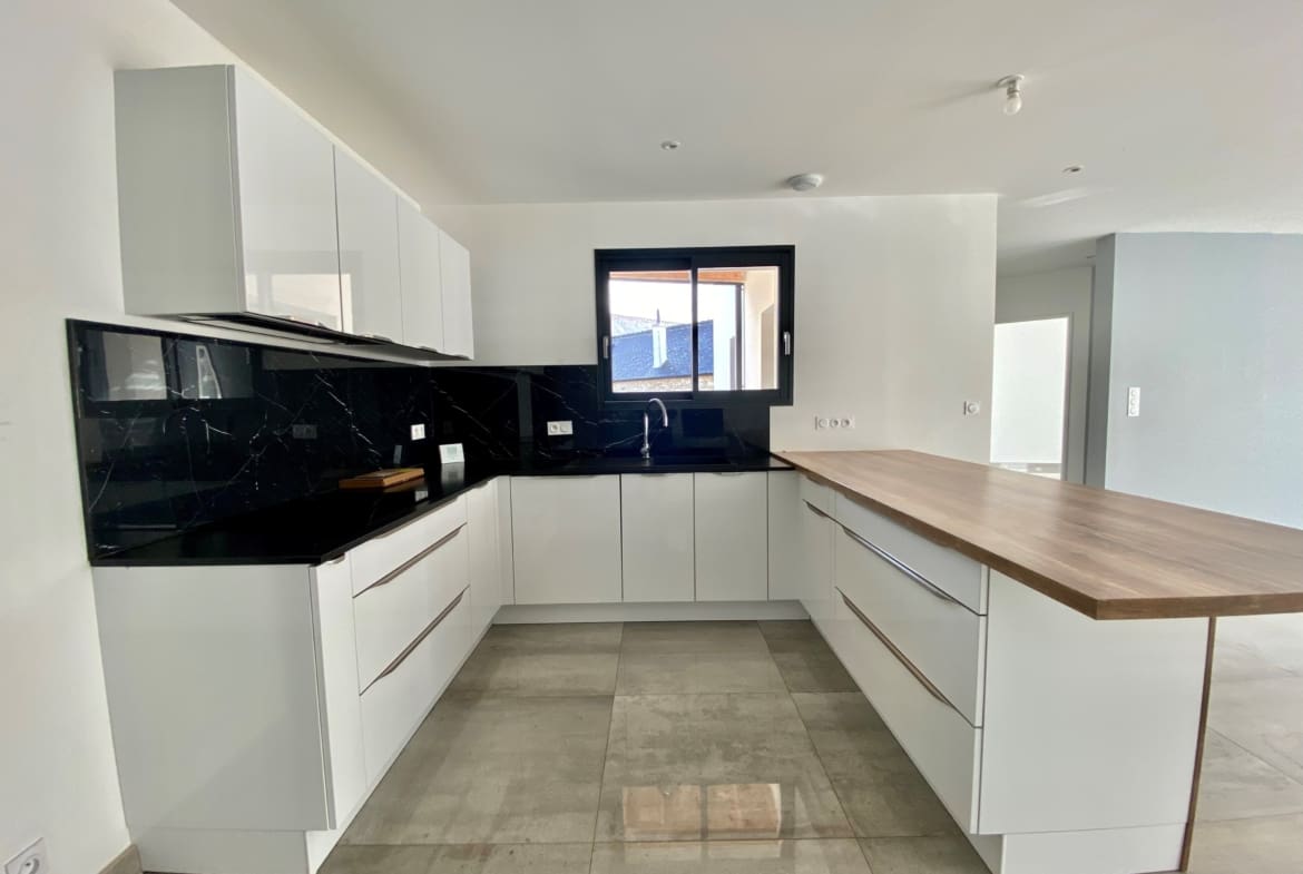 A LOUER – CENTRE-VILLE – SAINT-AVE – MAISON T5 – 133.7M²